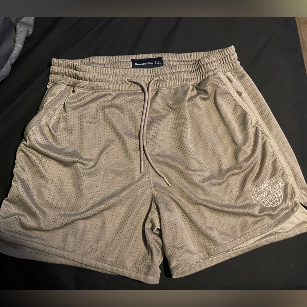 Abercrombie basket ball short